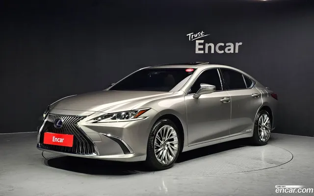 Lexus ES 300h — миниатюра 1