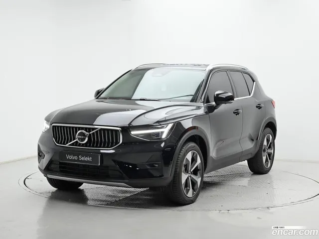 Volvo XC40 B4 — миниатюра 1