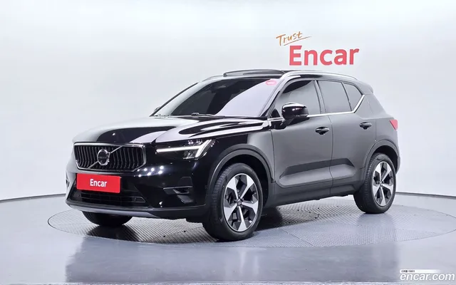 Volvo XC40 B4 — миниатюра 1