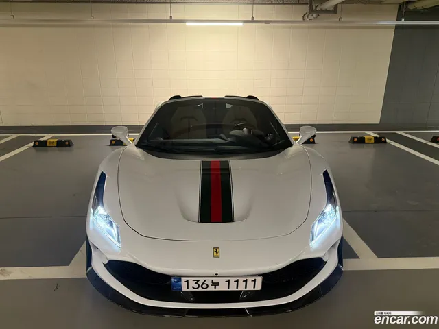 Ferrari F8 Spider 3.9 V8 — миниатюра 1