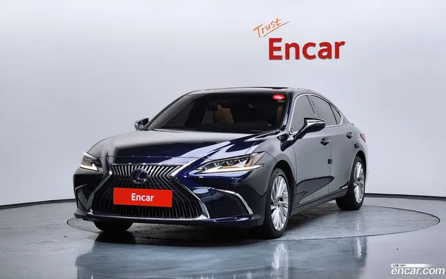 Lexus ES 300h — миниатюра 1