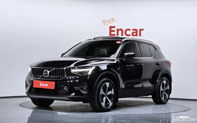 Volvo XC40 B4 — миниатюра 1