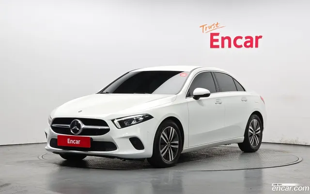 Mercedes-Benz A-Class (W177) A220 — миниатюра 1