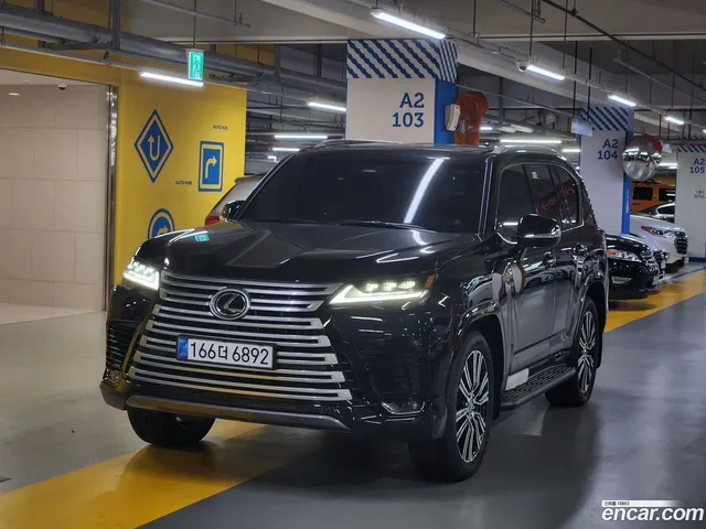 Lexus LX 700h — миниатюра 1