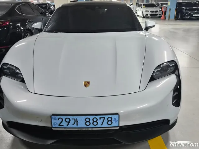 Porsche Taycan GTS — миниатюра 1