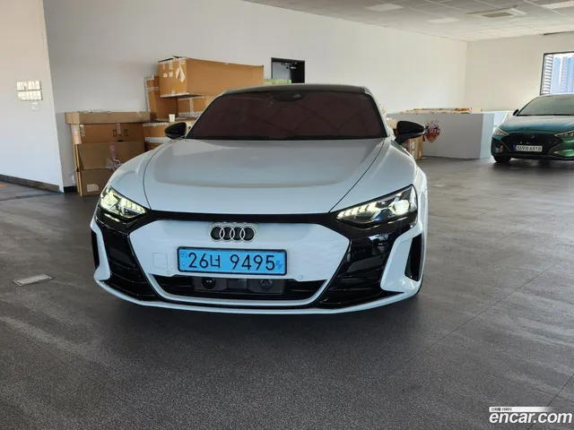 Audi e-tron GT GT — миниатюра 1
