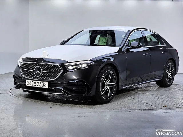 Mercedes-Benz E-Class (W214) E300 4MATIC AMG Line — миниатюра 1