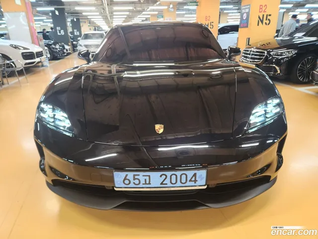 Porsche Taycan 4S — миниатюра 1