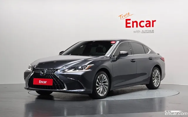 Lexus ES 300h — миниатюра 1