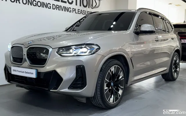 BMW iX3 M — миниатюра 1