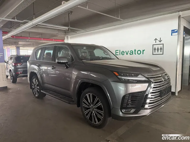 Lexus LX 700h — миниатюра 1