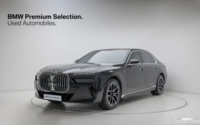 BMW 7 Series (G70) 740d xDrive M — миниатюра 1