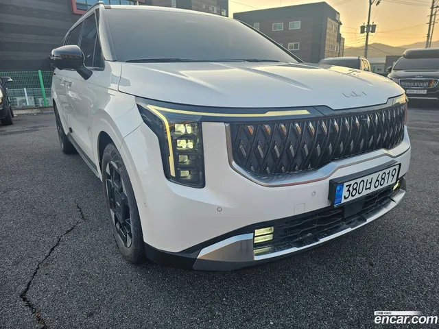 Kia Carnival 7 — миниатюра 1