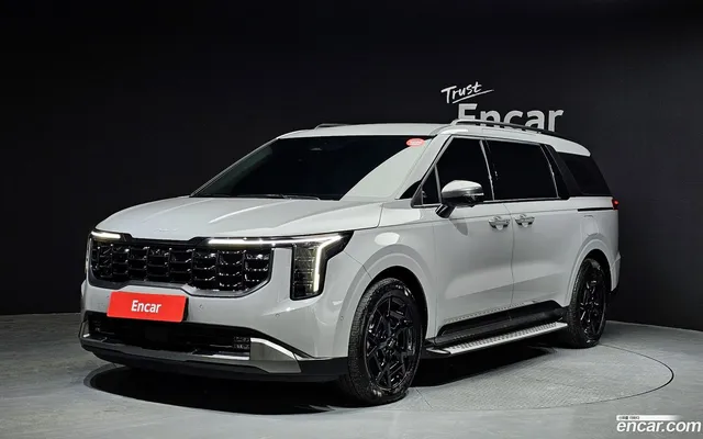 Kia Carnival HEV 9 — миниатюра 1