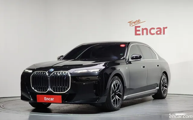 BMW i7 (G70) eDrive 50 M — миниатюра 1