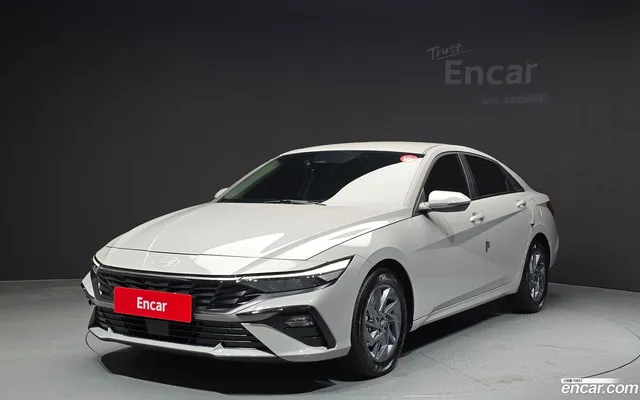 Hyundai Avante CN7 Hybrid — миниатюра 1