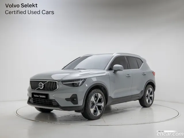 Volvo XC40 B4 — миниатюра 1