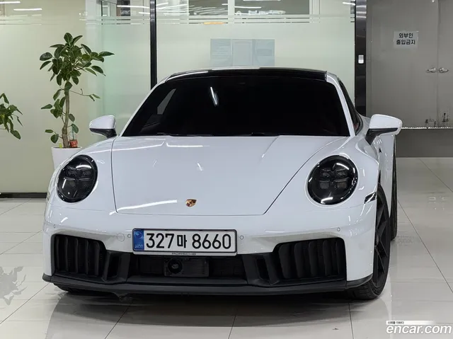 Porsche 911 (992) 4 GTS — миниатюра 1