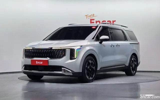 Kia Carnival 7 — миниатюра 1