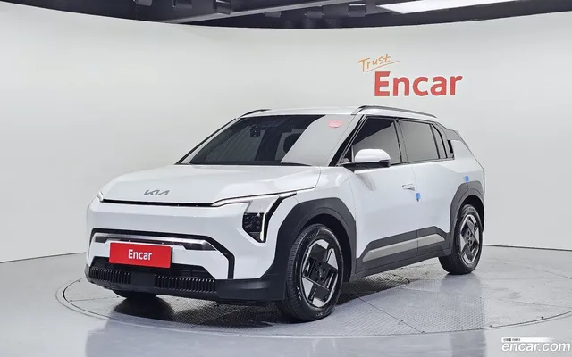 Kia EV3 2WD — миниатюра 1