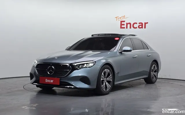 Mercedes-Benz E-Class (W214) E200 — миниатюра 1