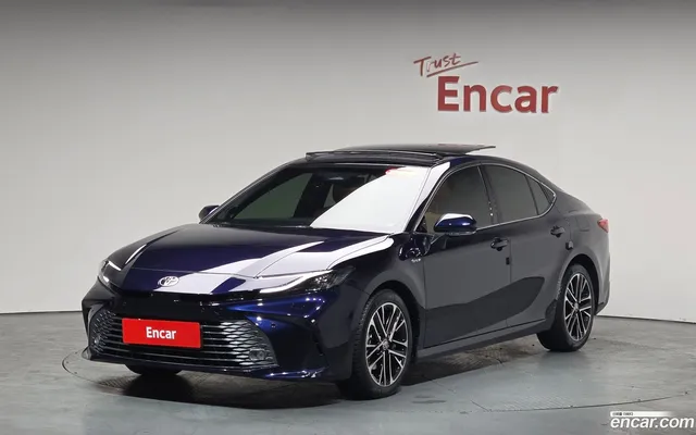 Toyota (XV80) 2.5 XLE — миниатюра 1