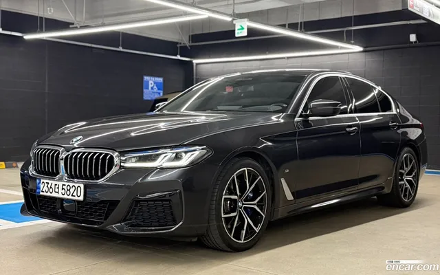 BMW 5 Series (G30) 530i M — миниатюра 1