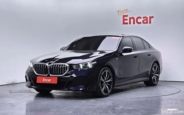 BMW 5 Series (G60) 530i xDrive M — миниатюра 1