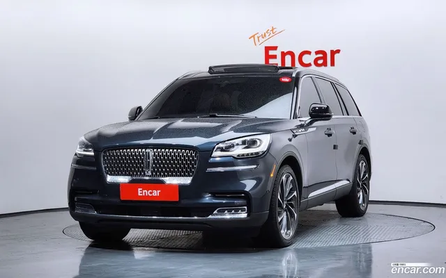 Lincoln Aviator 3.0 AWD — миниатюра 1
