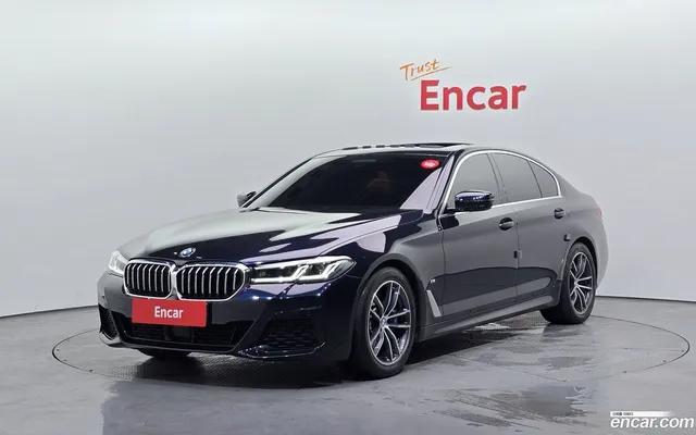 BMW 5 Series (G30) 520i M — миниатюра 1