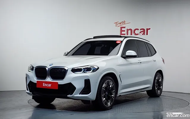 BMW iX3 M — миниатюра 1