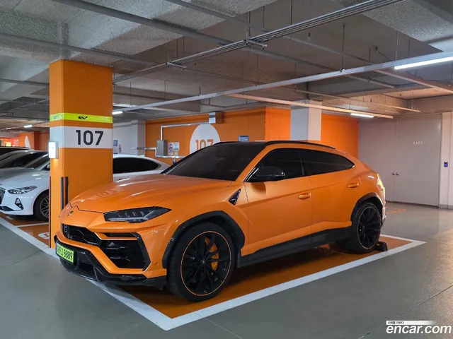 Lamborghini Urus 4.0 V8 — миниатюра 1