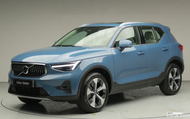 Volvo XC40 B4 — миниатюра 1