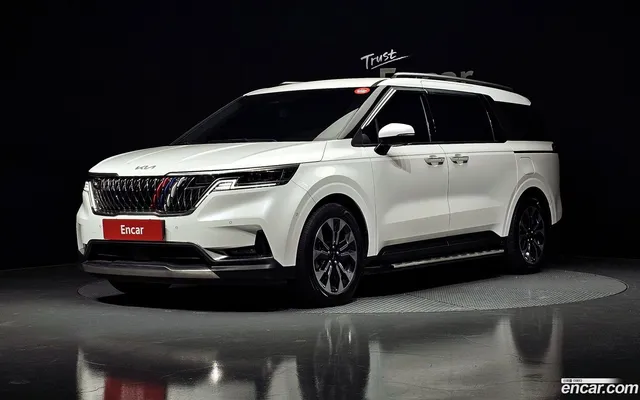 Kia Carnival 7 — миниатюра 1