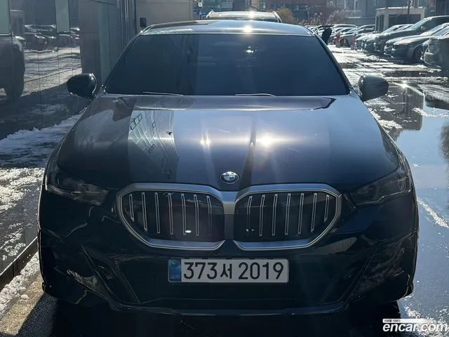 BMW 5 Series (G60) 530i xDrive M — миниатюра 1