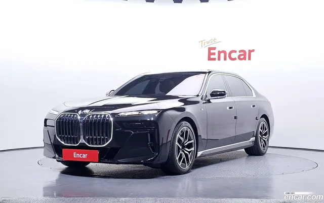 BMW 7 Series (G70) 740d xDrive M — миниатюра 1