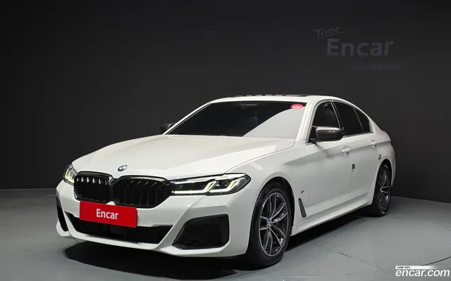 BMW 5 Series (G30) 520i M — миниатюра 1