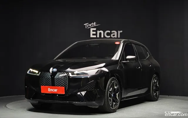 BMW iX xDrive50 — миниатюра 1