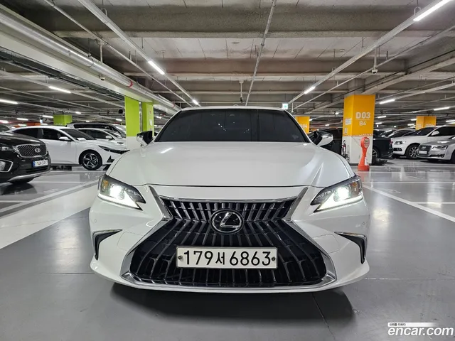 Lexus ES 300h — миниатюра 1