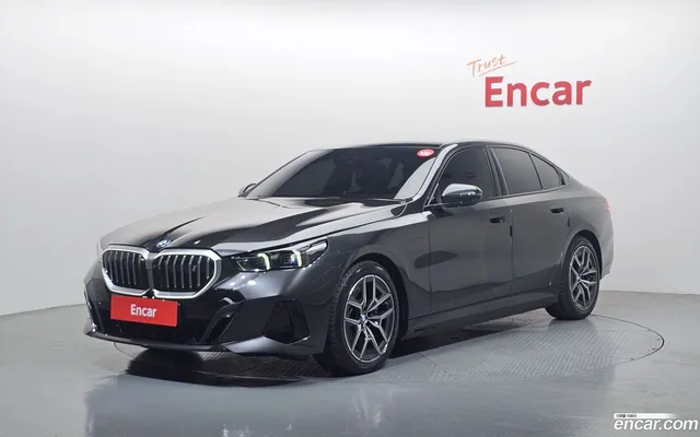 BMW i5 (G60) xDrive 40 M — миниатюра 1