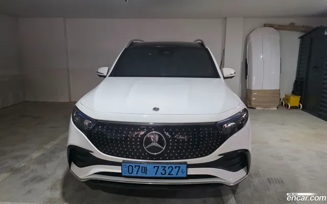 Mercedes-Benz EQB X243