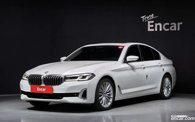 BMW 5 Series (G30) 530i — миниатюра 1
