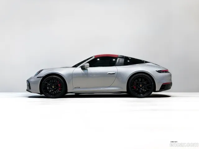 Porsche 911 (992) 4 GTS — миниатюра 1