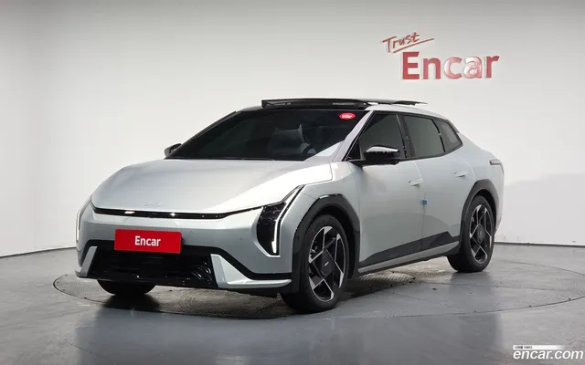 Kia EV4 2WD — миниатюра 1