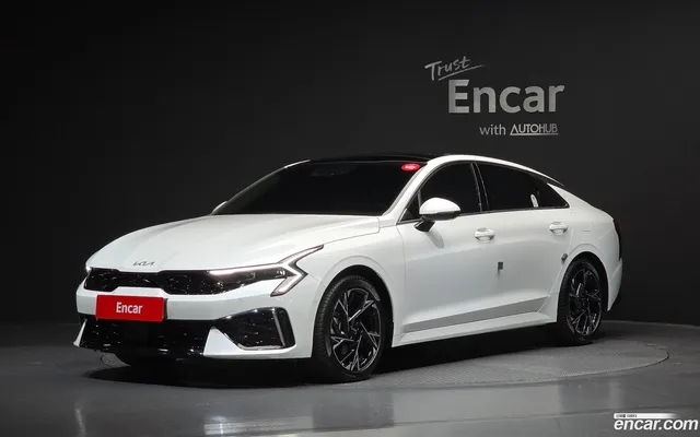 Kia K5 Hybrid — миниатюра 1