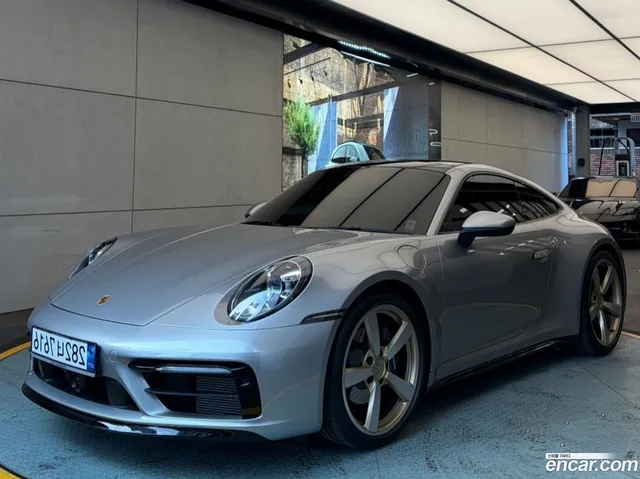 Porsche 911 (992) — миниатюра 1