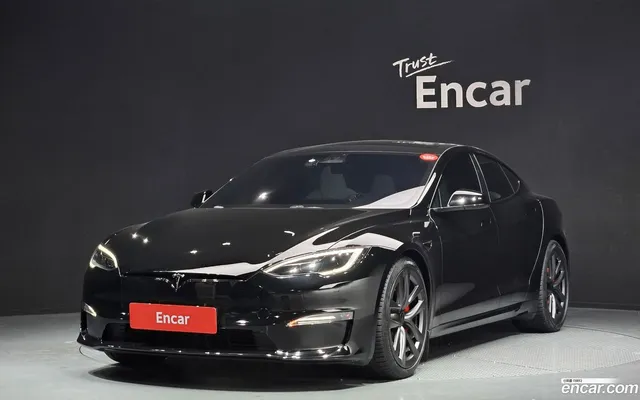 Tesla Model S — миниатюра 1