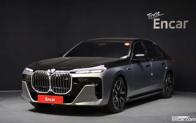 BMW i7 (G70) M70 xDrive — миниатюра 1