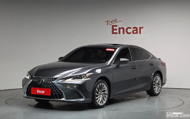 Lexus ES 300h — миниатюра 1