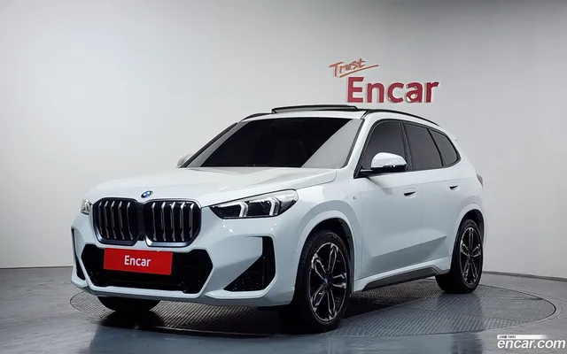 BMW iX1 (U11) xDrive 30 M — миниатюра 1